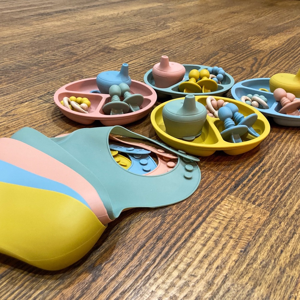 ⭐️ BOGO ⭐️ 6 piece silicone feeding set-Mustard Yellow - Picture 7 of 9